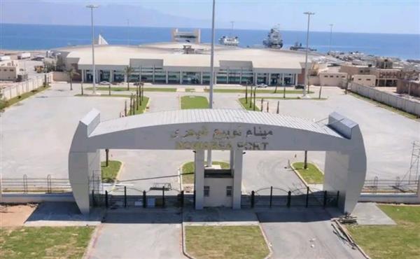تداول 22 ألف طن من البضائع و836 شاحنة في موانئ البحر الأحمر