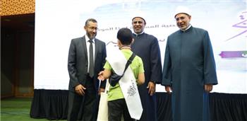   داود والشرقاوي يكرمان الفائزين في الموسم الثاني من مسابقة "رواد العربية"