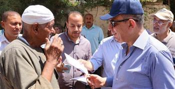 محافظ المنيا يلتقي المواطنين ويوجه بسرعة الاستجابة لمطالبهم