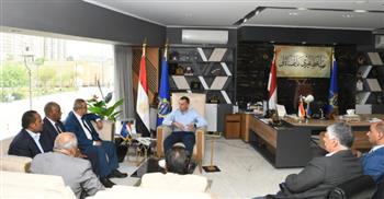   محافظ أسوان يبحث تعظيم الإيرادات الذاتية وتطوير المنظومة المالية