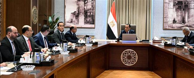 رئيس الوزراء يتابع عدداً من ملفات عمل وزارة الاستثمار والتجارة الخارجية