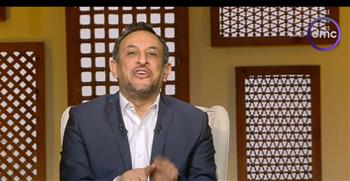  رمضان عبدالمعز: مفاهيم قرآنية متلازمة لا يُقبل فيها التفريق بين الإيمان والعمل