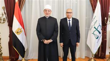   مفتي الجمهورية يهنئ رئيس مجلس الدولة بمناسبة توليه رئاسة المجلس رسميًّا
