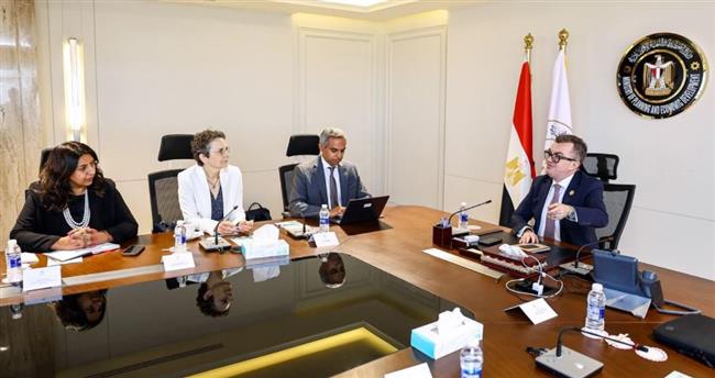وزير التخطيط يتابع مع البنك الدولي مستجدات تمويل مشروعات البنية التحتية
