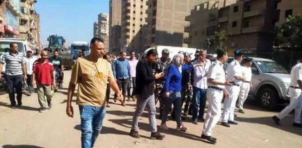 إزالة إشغالات المحال المخالفة في المطرية بعد رصد شكاوى تعوق حركة المارة