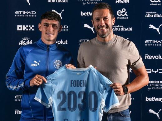 مانشستر سيتي يعلن تجديد عقد فيل فودين حتى 2030