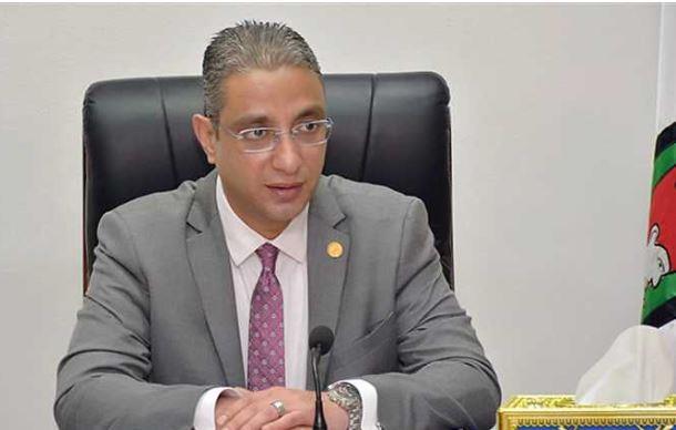 محافظ الجيزة يقرر إيقاف العمل الميداني لعمال النظافة لهذا السبب