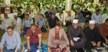   محافظ سوهاج يؤدي صلاة الجمعة بمسجد الشرطة بمدينة ناصر