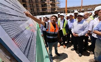   وزير النقل يتفقد الخط الأول للقطار الكهربائي السريع من مطروح إلى النوبارية