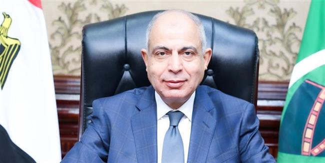 محافظ المنيا يعلن خفض الحد الأدنى للقبول بعدد من مدارس التمريض إلى 265 درجة