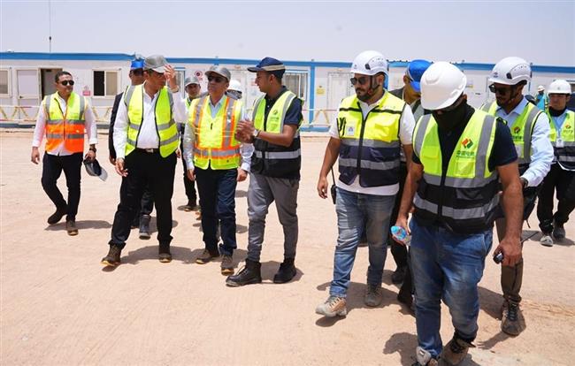 خلال جولته بالبحر الأحمر.. وزير العمل: قانون العمل الجديد يوفر بيئة جاذبة للاستثمار