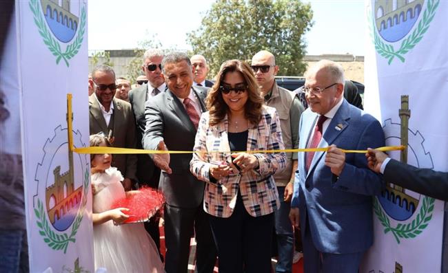 وزيرة التنمية المحلية والبيئة ومحافظ القليوبية يفتتحان ثلاثة مراكز تكنولوجية جديدة بالقناطر الخيرية