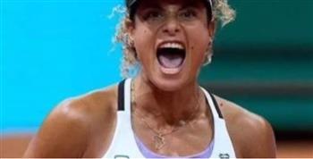 لاعبة التنس ميار شريف تعلن مدة غيابها عن الملاعب بعد إصابتها