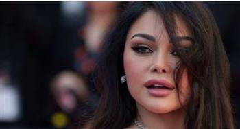   هيفاء وهبي تخطف الأنظار بعد تمزق ملابسها على المسرح.. وهذا ما فعلته أمام الجمهور