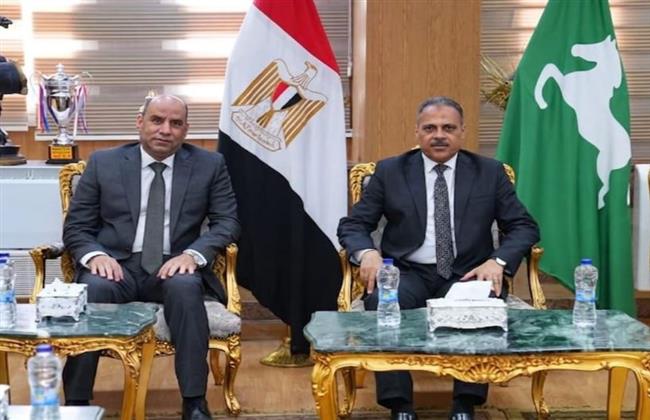 وزير العمل يبدأ جولة بمحافظة الشرقية باستقبال رسمي من المحافظ