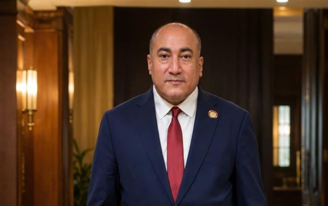 عمرو رشاد يدق ناقوس الخطر بسبب وسيط العقارات": حافظوا علي شباب مصر من الهجرة"