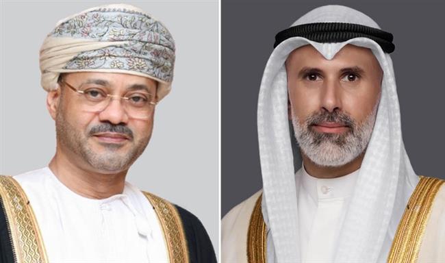 وزير خارجية الكويت يبحث هاتفيا مع نظيره العماني جهود تعزيز الأمن في المنطقة