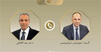 وزير الخارجية ونظيره اليوناني يبحثان مستجدات الأوضاع الإقليمية
