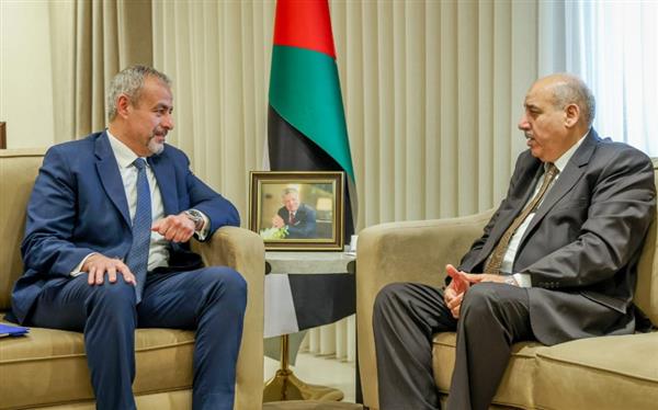 رئيس مجلس النواب الأردني يؤكد استمرار التنسيق مع مصر بشأن القضايا الإقليمية