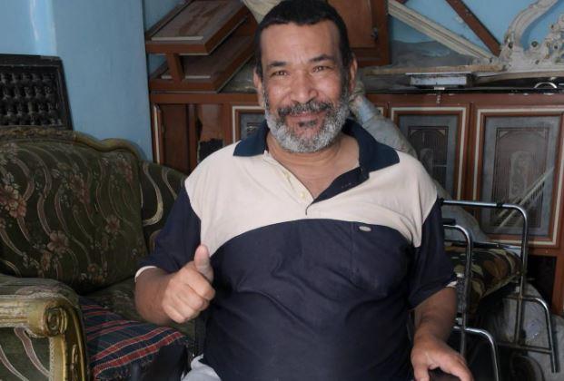 محافظ بورسعيد يستجيب لاستغاثة مواطن ويوفر له كرسيًا كهربائيًا