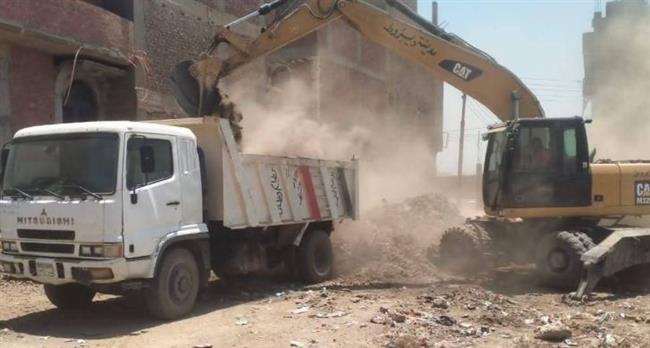 محافظ أسيوط: رفع 90 طنًا من مخلفات البناء والقمامة بمحيط مستشفى ديروط 