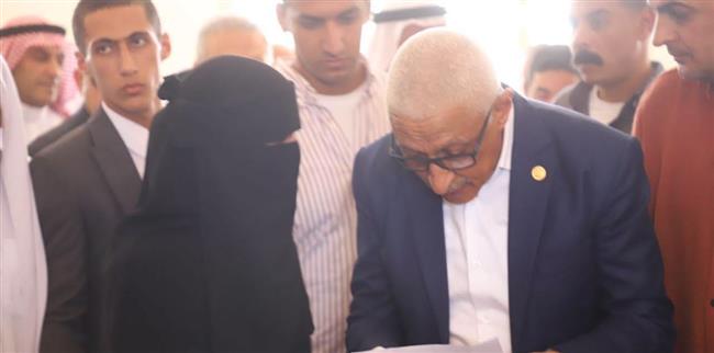محافظ شمال سيناء يلتقي أهالي قرية قاطية عقب افتتاح مكتبة مصر العامة