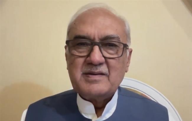 وزير الدفاع الباكستاني السابق: التوازن العسكري بين واشنطن وطهران  قد يمهد لإنهاء التصعيد سلميًا