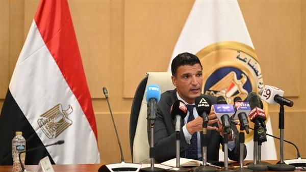 وزير الصناعة يعلن إتاحة نظام الإيجار المنتهي بالتملك للأراضي الصناعية