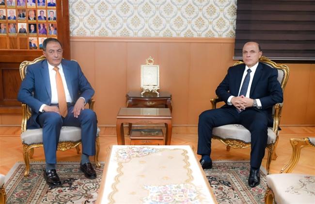 محافظ الغربية يقدم التهنئة للواء رشاد فاروق بمناسبة توليه مسؤولية مدير أمن