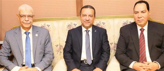 محافظ المنوفية يقدم التهنئة لمدير الأمن الجديد 