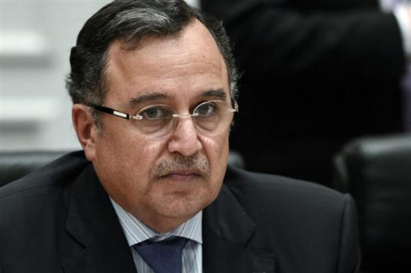 نبيل فهمي يبحث هاتفياً مع وزير خارجية لبنان التطورات في العالم العربي