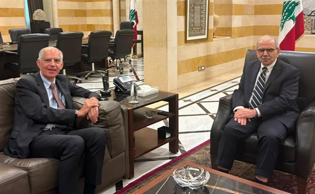 رئيس الوزراء اللبناني والسفير الفرنسي يبحثان التطورات السياسية والأمنية