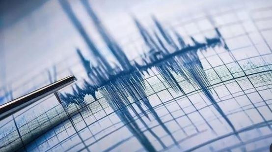زلزال بقوة 6.2 درجة يضرب قبالة سواحل شرق إندونيسيا