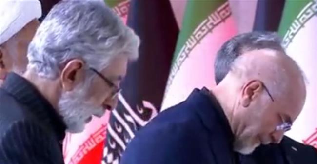قاليباف يبكي بحرقة خلال مراسم تشييع خامنئي