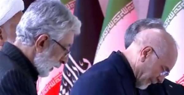قاليباف يبكي بحرقة خلال مراسم تشييع خامنئي