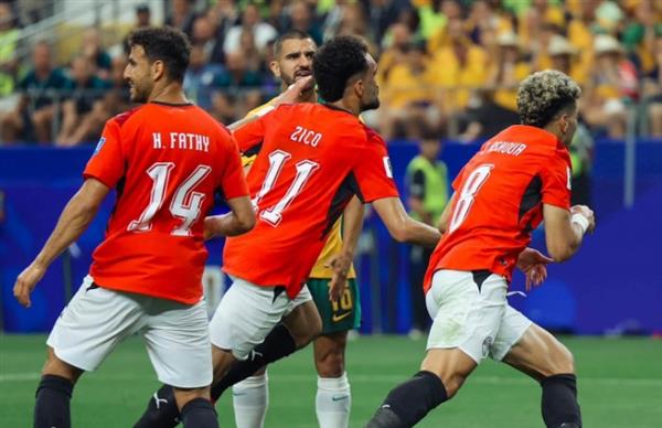 برأسية إمام عاشور.. منتخب مصر يتقدم على أستراليا 1-0 في الشوط الأول