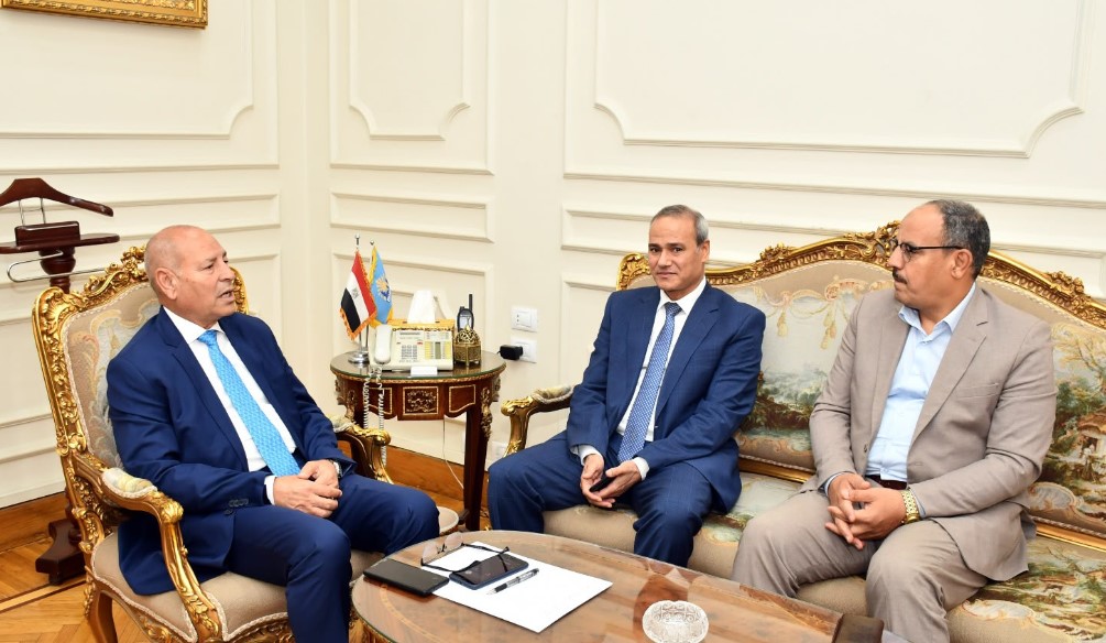 بحضور رزق وأمين.. محافظ القاهرة يبحث تعزيز التعاون مع مؤسسة دار المعارف ومجلة أكتوبر