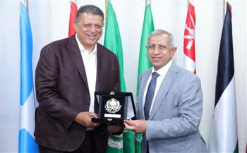   رئيس الأكاديمية العربية يستقبل رئيس الاتحاد المصري لكرة اليد بفرع العلمين