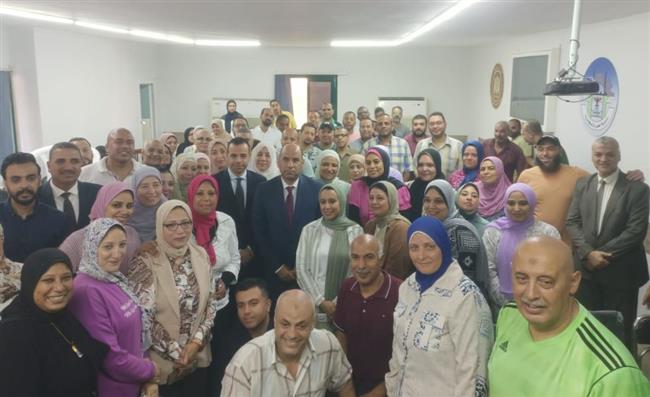 وزير العمل : خدمة المواطن على رأس الأولويات