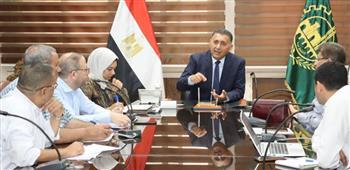 محافظ القليوبية يوجه بسرعة تطهير الترع والمصارف وتفعيل الجمع السكني بالقرى