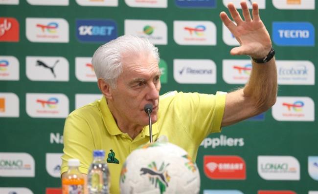 هوجو بروس يودع منتخب جنوب أفريقيا ويعلن اعتزال التدريب