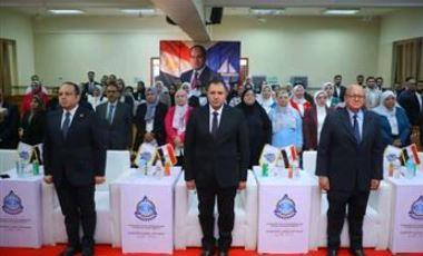 محافظ دمياط يشارك بمناقشة مشروعات تخرج طلاب المعهد العالى للهندسة والتكنولوجيا 