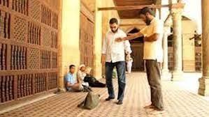 حكمة النبي في منع المرور أمام المصلي