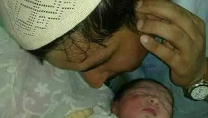ما الحكمة من الأذان في أذن المولود؟ الإفتاء توضح