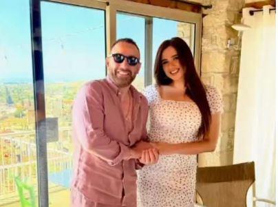ياسمين عبد العزيز تشوق الجمهور لفيلم "خلي بالك من نفسك" بصورة جديدة مع أحمد السقا