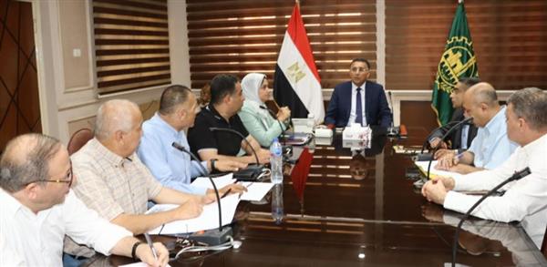 محافظ القليوبية يعقد اجتماعًا لمناقشة مشروعات المرحلتين الثانية والثالثة من مبادرة "حياة كريمة"