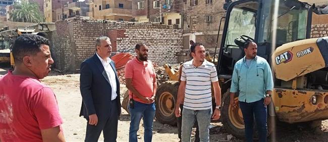 نائب محافظ أسوان يتابع منظومة النظافة ميدانيًا