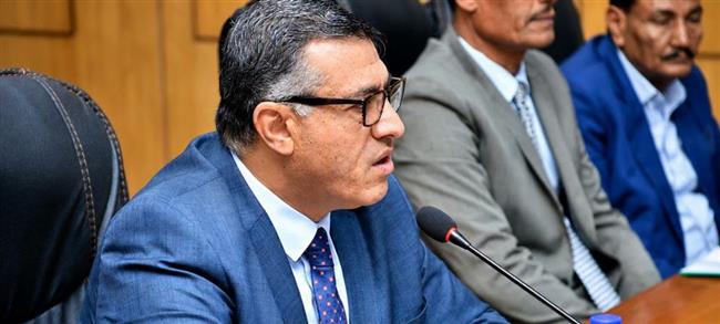  محافظ قنا يبحث آليات صرف الأسمدة ووصولها لمستحقيها