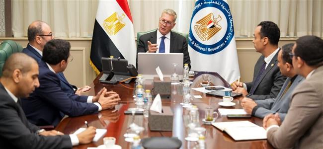  البترول وSLB تبحثان توظيف الذكاء الاصطناعي لتعظيم الإنتاج