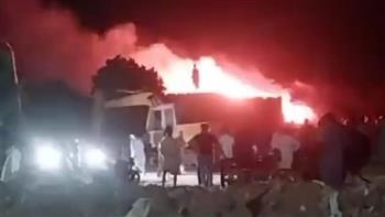 السيطرة على حريق مخزن للتوابل والمحاصيل الزراعية في المنيا